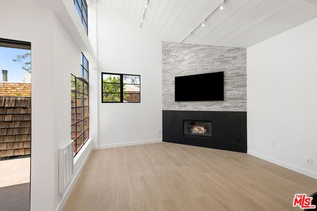 29233 Heathercliff Road 4, Malibu, CA 90265