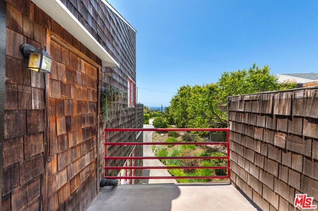 29233 Heathercliff Road 4, Malibu, CA 90265