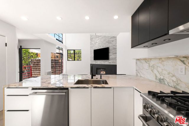 29233 Heathercliff Road 4, Malibu, CA 90265