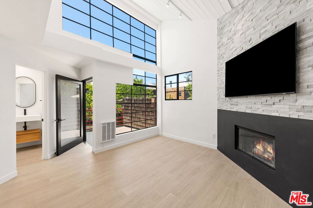 29233 Heathercliff Road 4, Malibu, CA 90265