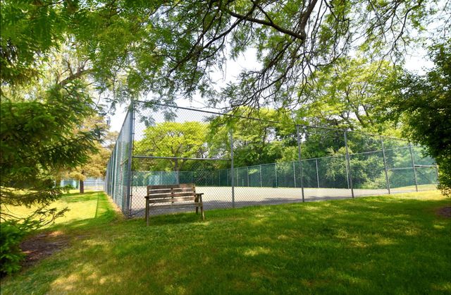 2017 Ammer Ridge Court 302, Glenview, IL 60025