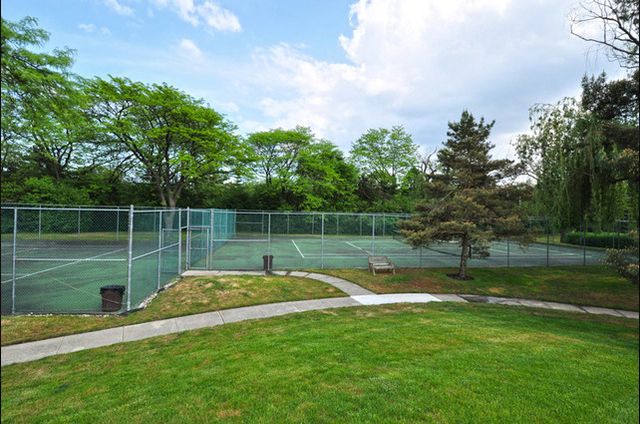 2017 Ammer Ridge Court 302, Glenview, IL 60025