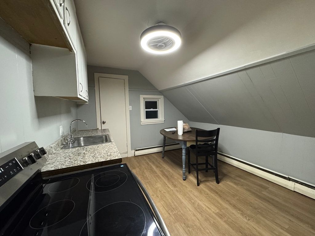 1 Cedar 3, Amesbury, MA 01913