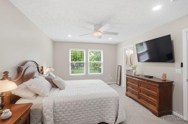 829 Hamlin Drive, Hamilton Twp, OH 45039