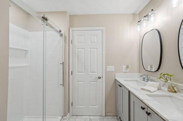 829 Hamlin Drive, Hamilton Twp, OH 45039