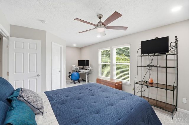829 Hamlin Drive, Hamilton Twp, OH 45039
