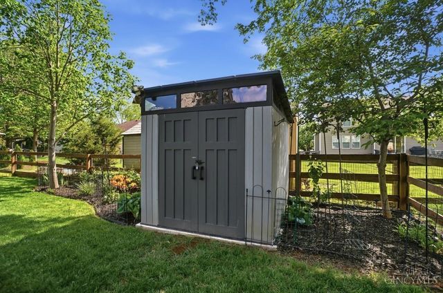 829 Hamlin Drive, Hamilton Twp, OH 45039