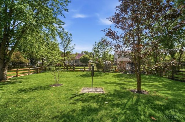 829 Hamlin Drive, Hamilton Twp, OH 45039