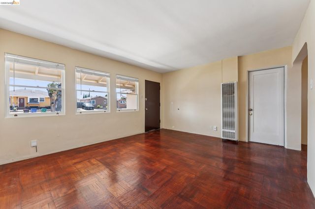 2879 Rheem Ave, Richmond, CA 94804