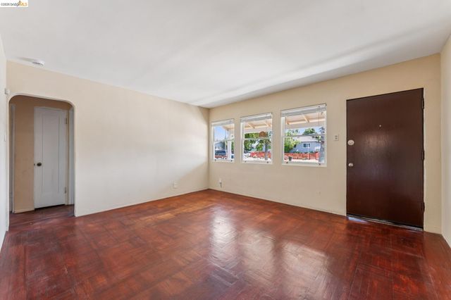 2879 Rheem Ave, Richmond, CA 94804