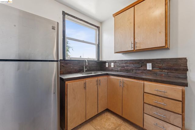 2879 Rheem Ave, Richmond, CA 94804