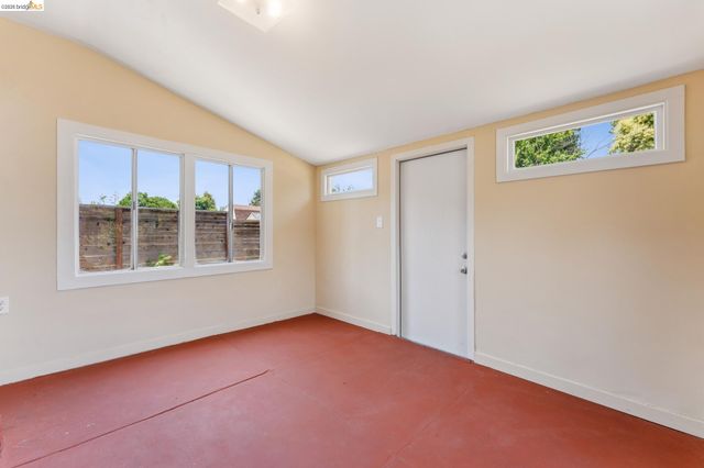 2879 Rheem Ave, Richmond, CA 94804
