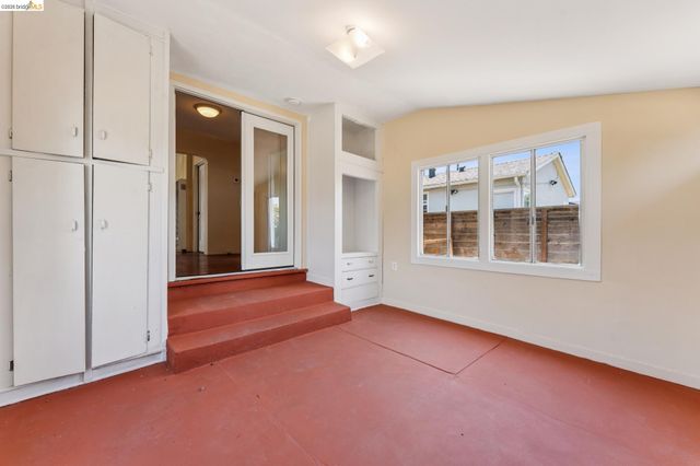 2879 Rheem Ave, Richmond, CA 94804