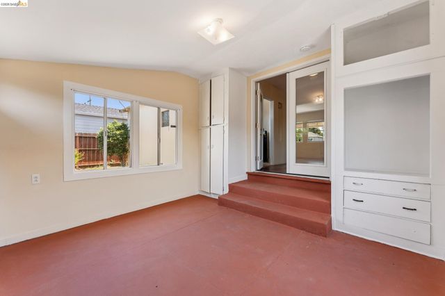 2879 Rheem Ave, Richmond, CA 94804