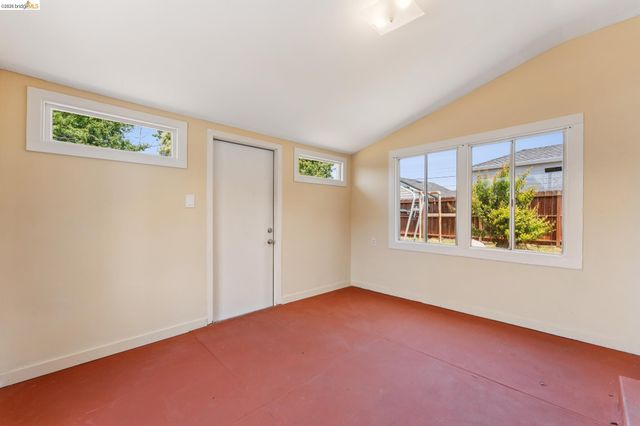 2879 Rheem Ave, Richmond, CA 94804