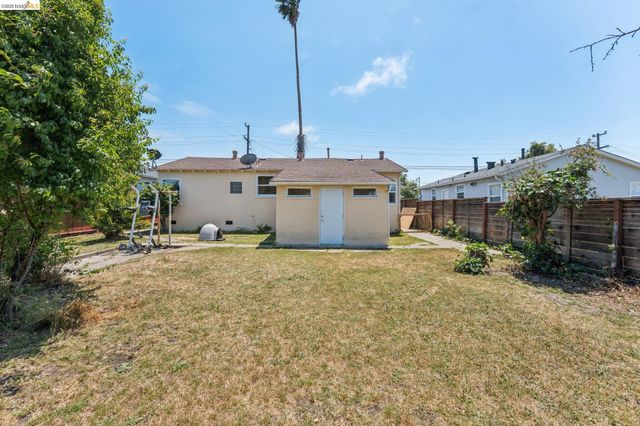 2879 Rheem Ave, Richmond, CA 94804