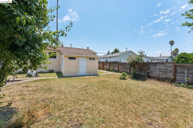 2879 Rheem Ave, Richmond, CA 94804