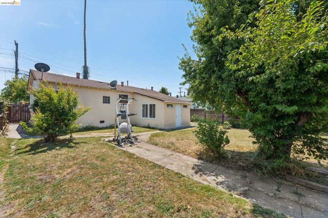 2879 Rheem Ave, Richmond, CA 94804