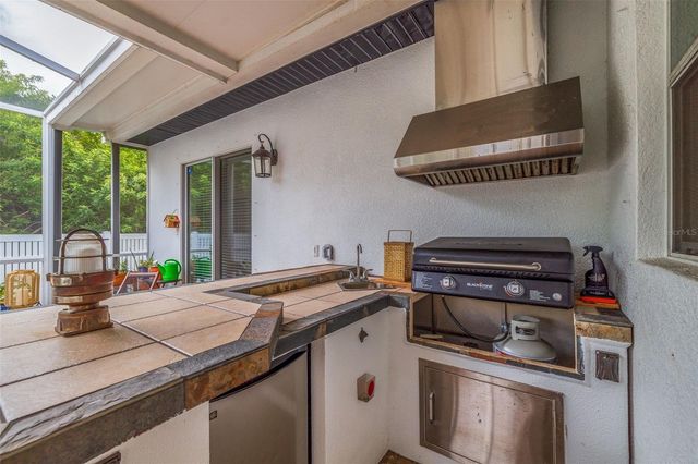 205 BENGAL CIRCLE, Oldsmar, FL 34677