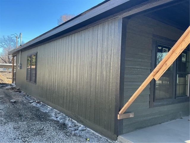 707 N Sycamore Street, Ottawa, KS 66067