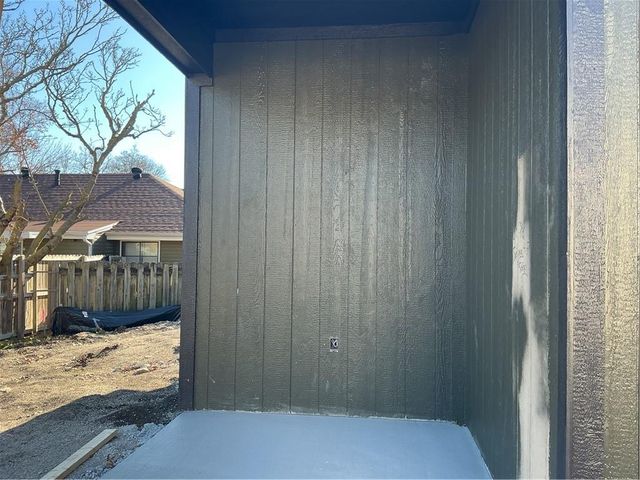 707 N Sycamore Street, Ottawa, KS 66067