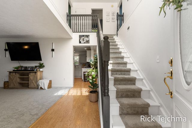 10345 Red Oak Ridge, Howard City, MI 49329