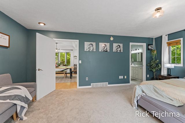 10345 Red Oak Ridge, Howard City, MI 49329