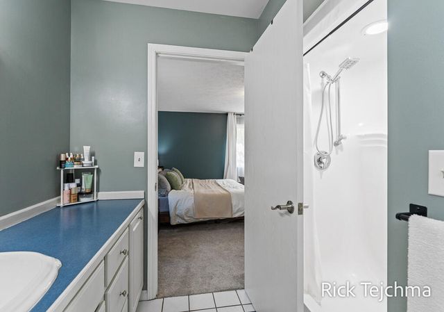10345 Red Oak Ridge, Howard City, MI 49329