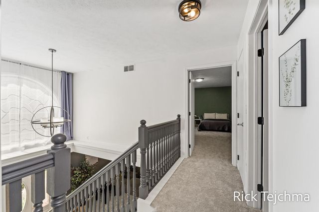 10345 Red Oak Ridge, Howard City, MI 49329