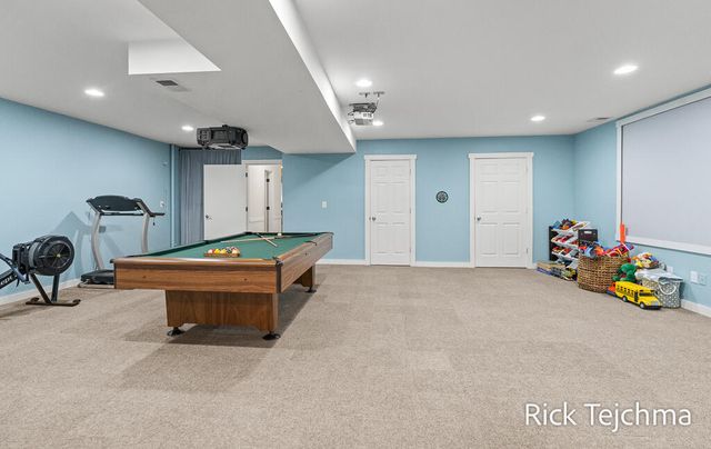 10345 Red Oak Ridge, Howard City, MI 49329