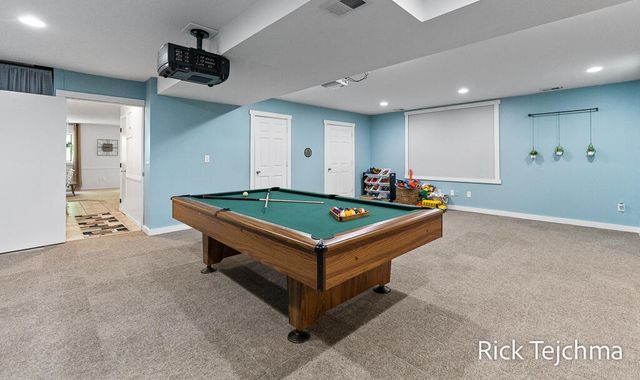 10345 Red Oak Ridge, Howard City, MI 49329