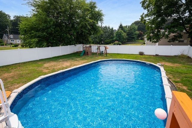10 Mount Pleasant Dr, Peabody, MA 01960
