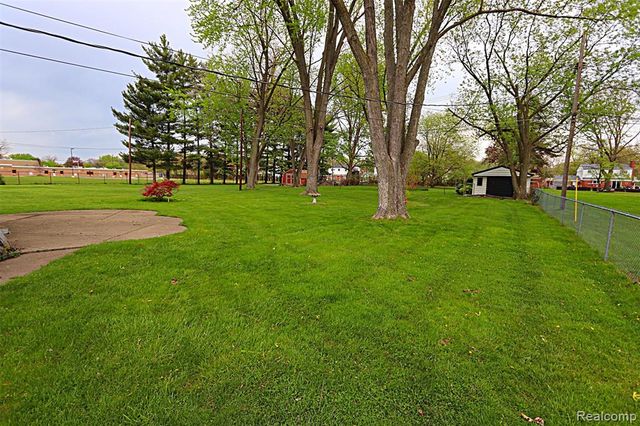 14040 Brookfield Street, Livonia, MI 48154