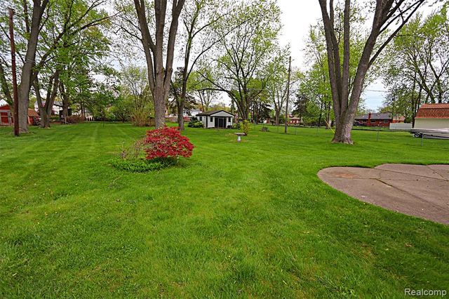 14040 Brookfield Street, Livonia, MI 48154