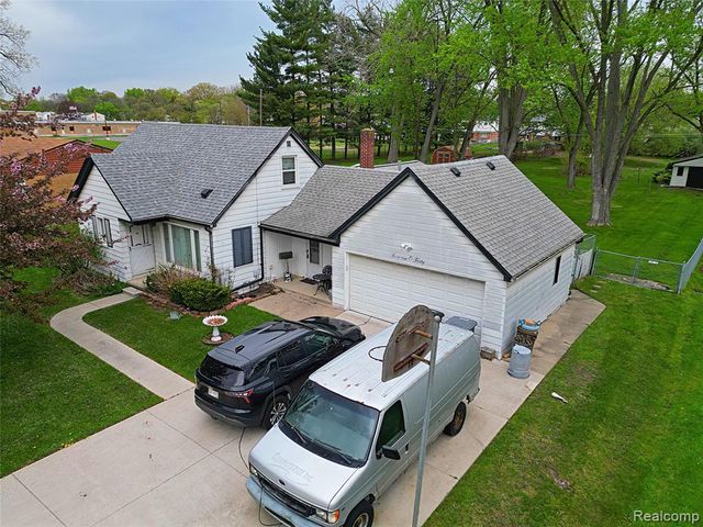 14040 Brookfield Street, Livonia, MI 48154