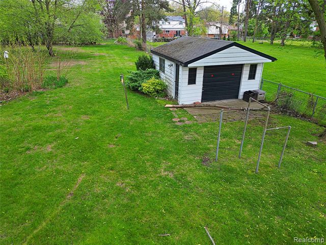 14040 Brookfield Street, Livonia, MI 48154