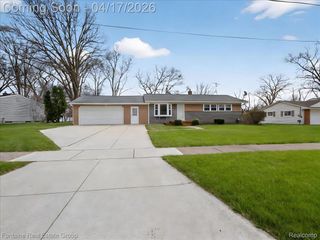 1274 Nancywood Drive, Waterford Charter Township, MI 48327