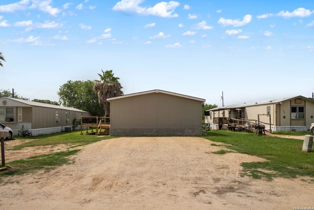 510 Cedar, Jourdanton, TX 78026