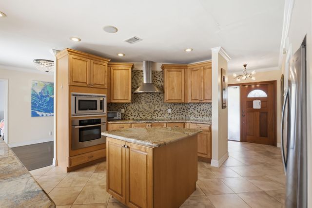 106 Orchard Ridge Lane, Boca Raton, FL 33431