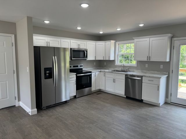 56 Whispering Oaks Lane, Manchester, KY 40962