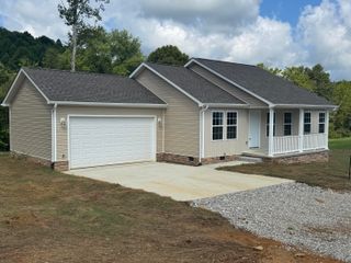 56 Whispering Oaks Lane, Manchester, KY 40962