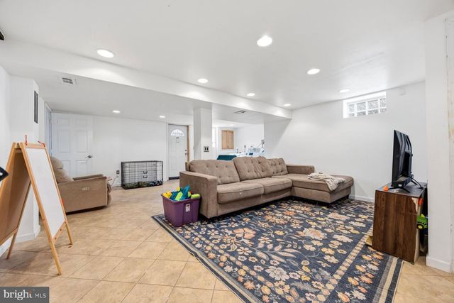 1204 CANBERWELL RD, Baltimore, MD 21228