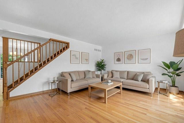 1534 Palmgren Drive, Glenview, IL 60025