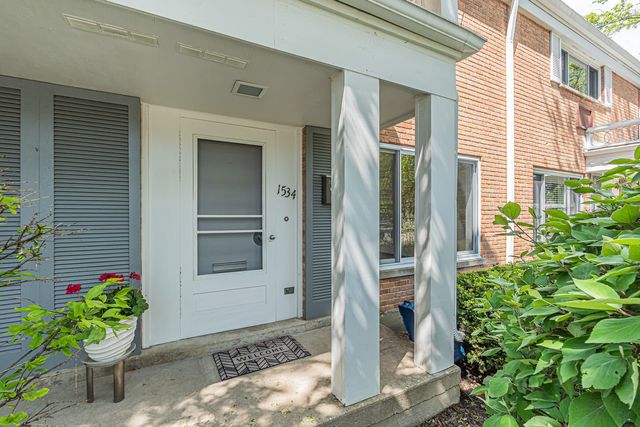 1534 Palmgren Drive, Glenview, IL 60025