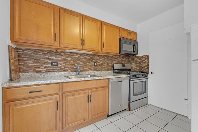 1534 Palmgren Drive, Glenview, IL 60025