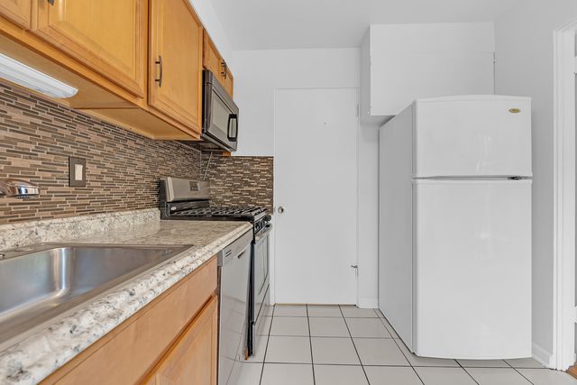 1534 Palmgren Drive, Glenview, IL 60025