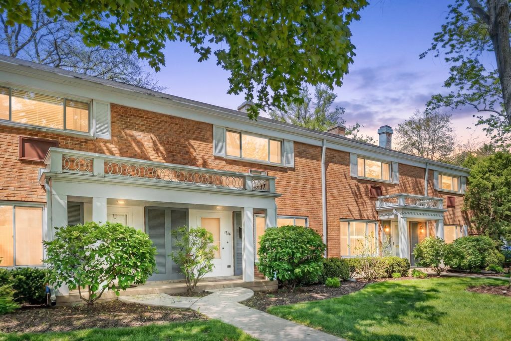 1534 Palmgren Drive, Glenview, IL 60025