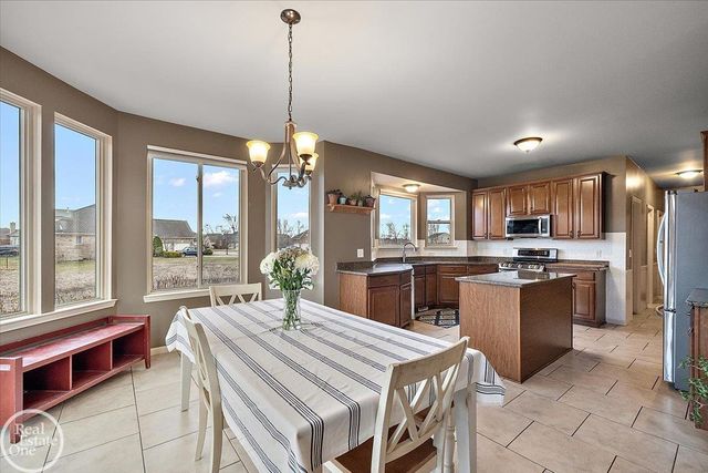 15833 Kingsway Drive, Macomb Twp, MI 48044