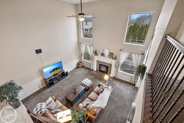 15833 Kingsway Drive, Macomb Twp, MI 48044