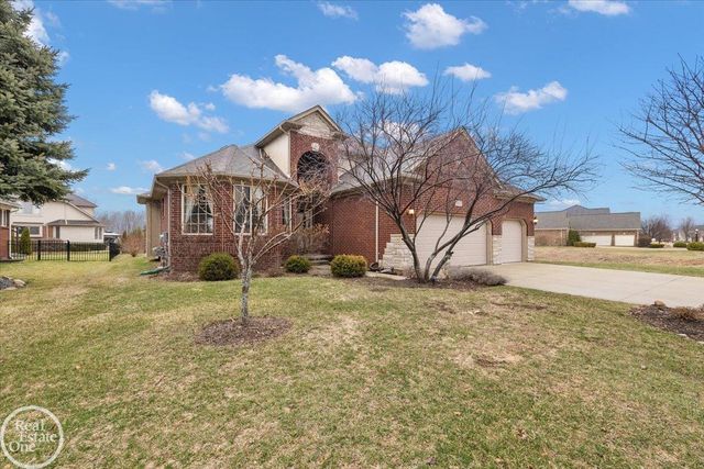 15833 Kingsway Drive, Macomb Twp, MI 48044